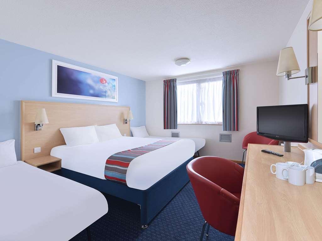 Travelodge Rugby Dunchurch Номер фото
